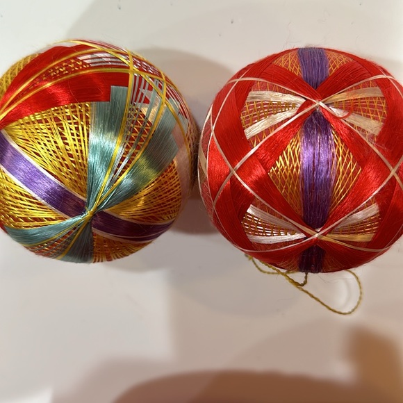Vintage Japanese Made Temari Geometric Holiday Balls - Picture 4 of 4